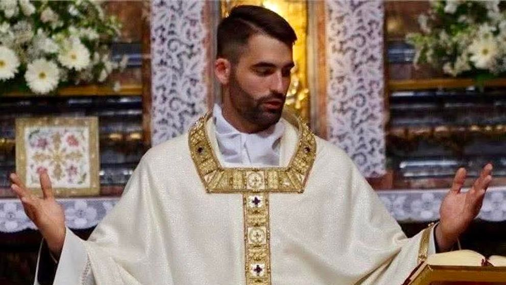 Un preot de doar 35 de ani, găsit mort în propria casă! Duhovnicul s-ar fi sinucis: „Era atât de amabil, plin de iubire!”
