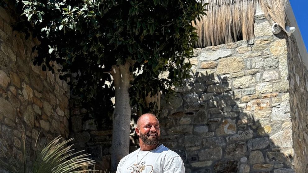 Cât a plătit Alex Bodi pentru o noapte de cazare în Mykonos. Milionarul nu se uit la bani