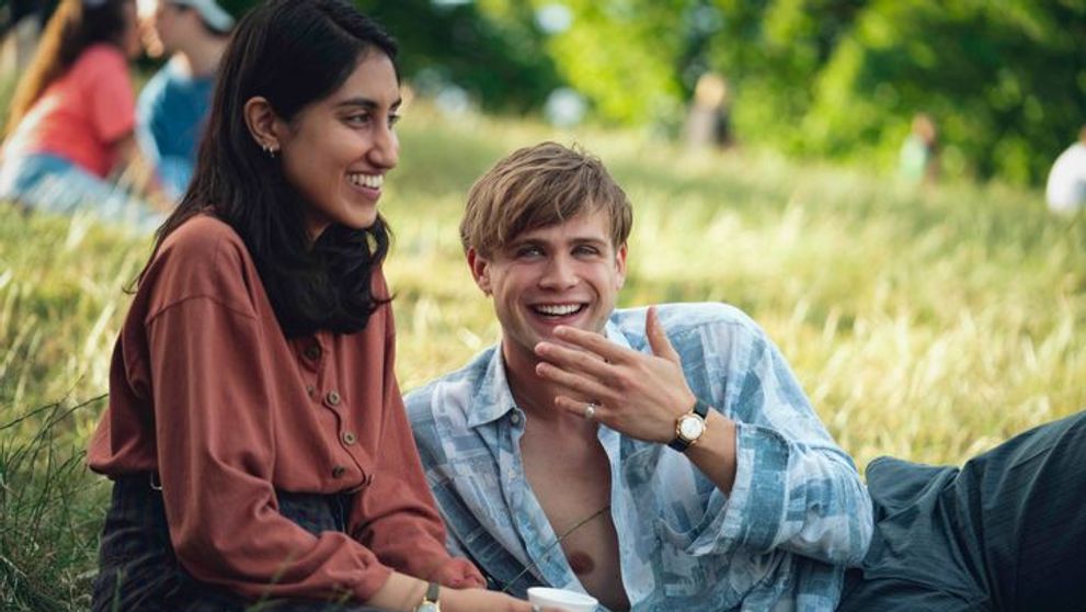 I se spune “Brad Pitt al Marii Britanii”. Milioane de femei suspină după Leo Woodall, cu inima frântă după ce l-au văzut în “One Day”