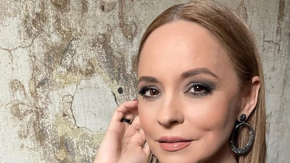 Andreea Marin, apariție impresionantă la o gală mondenă. Și-a surprins fanele cu look-ul elegant