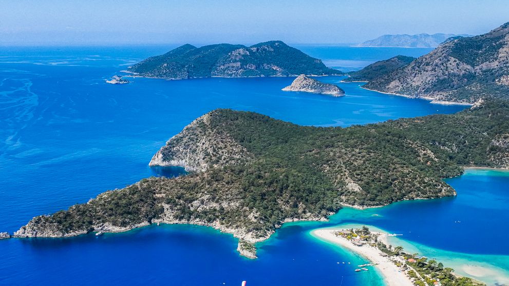 Venituri record din turism în 2025 pentru țara aflată la doar o oră distanță de România. E în top 4 destinații de vacanță din lume