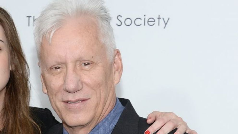 Cuplul care a intors toate capetele pe covorul rosu. El, un actor celebru de la Hollywood, ea, mai tanara cu 46 de ani: FOTO
