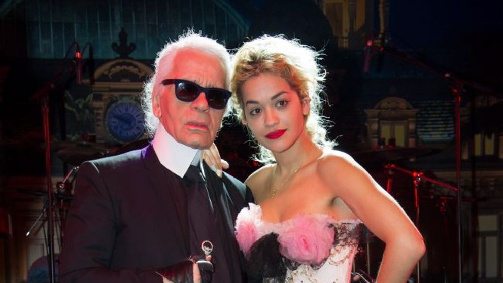 Rita Ora, extrem de sexy intr-un concert din Monaco. Cum arata artista imbracata doar intr-un corset: FOTO
