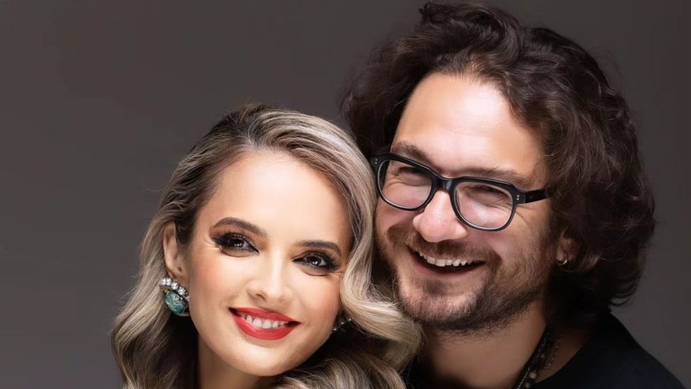 Ce soție frumoasă are Chef Florin Dumitrescu! Cristina, apariție spectaculoasă într-o rochie roșie. Eleganța și rafinamentul o definesc