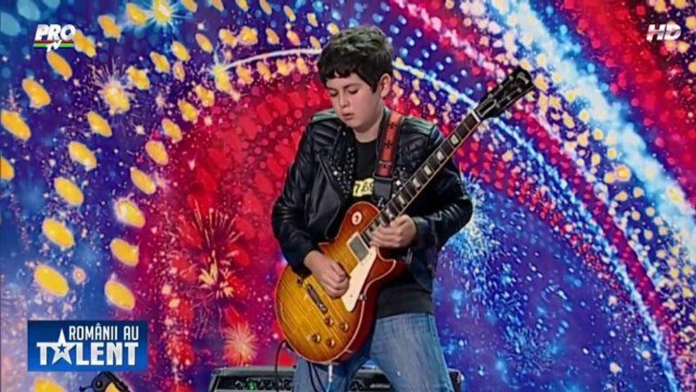 Iti amintesti de Andrei Cerbu, chitaristul-minute de la 