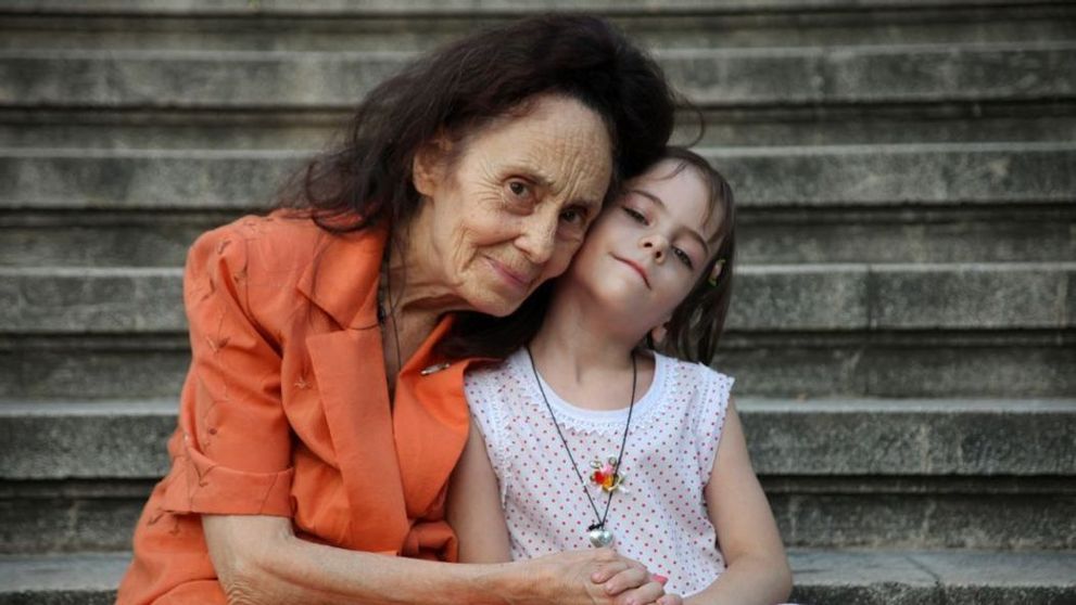 Tradiția pe care Adriana Iliescu și fiica ei o respectă cu sfințenie de Paște. Eliza nu a renunțat la acest obicei nici acum, la 20 de ani