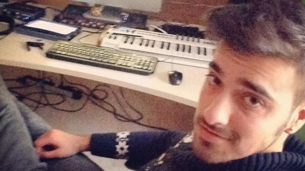 Stiai ca Liviu Teodorescu are un frate mai mic? Il cheama Matei si seamana ca o picatura de apa cu artistul: FOTO 