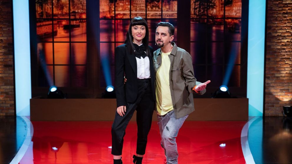 Cântece, întrebări și răspunsuri trăsnite. E luni și e Pe Bune?! cu Irina Rimes și Cabral