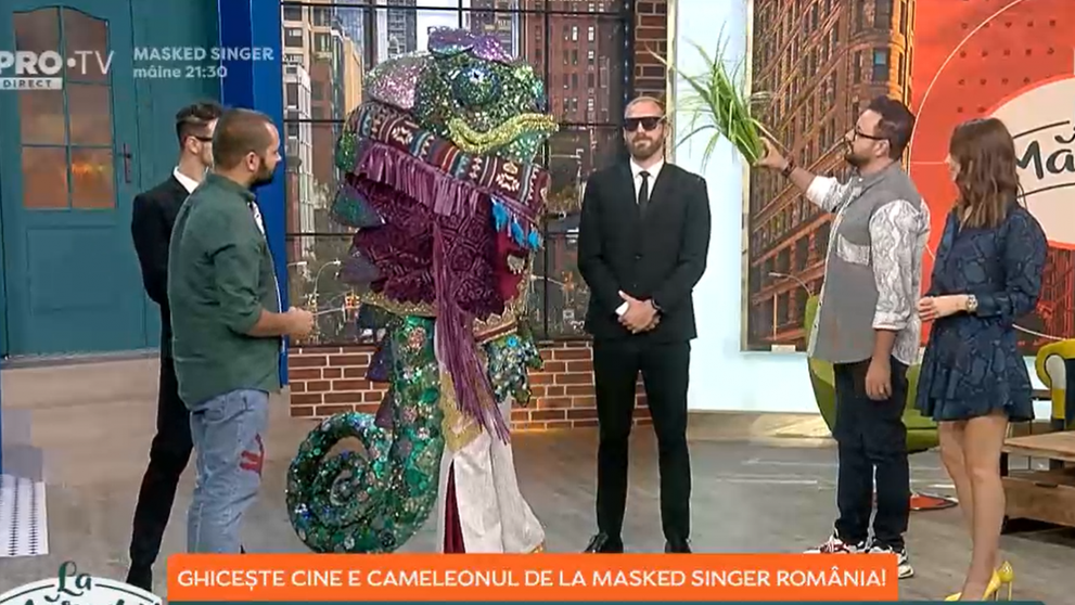 Cătălin Măruță, față în față cu un nou personaj Masked Singer! Tu ghicești cine se ascunde în costumul Cameleonului?