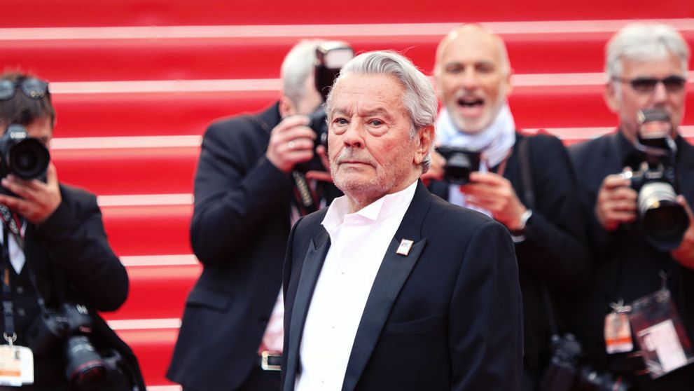 Cine primește cea mai mare parte din averea lui Alain Delon. Testamentul a fost trimis celor trei copii ai săi