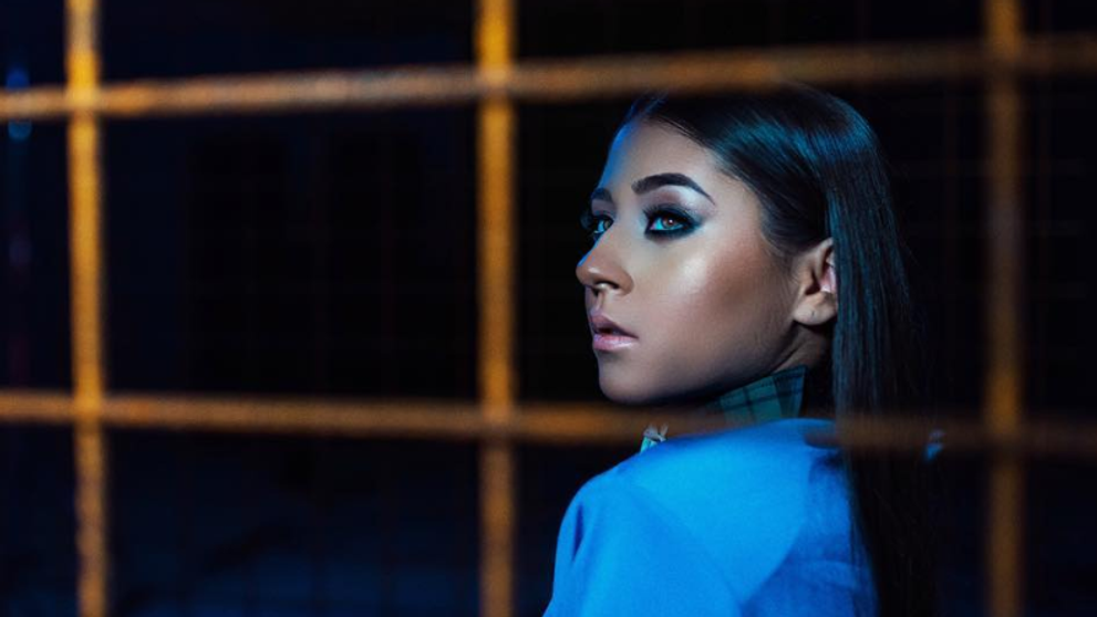 Nicole Cherry da timpul inapoi