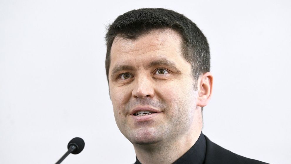 Părintele catolic Francis Doboș a vorbit despre pandemia de coronavirus: „Să avem grijă”