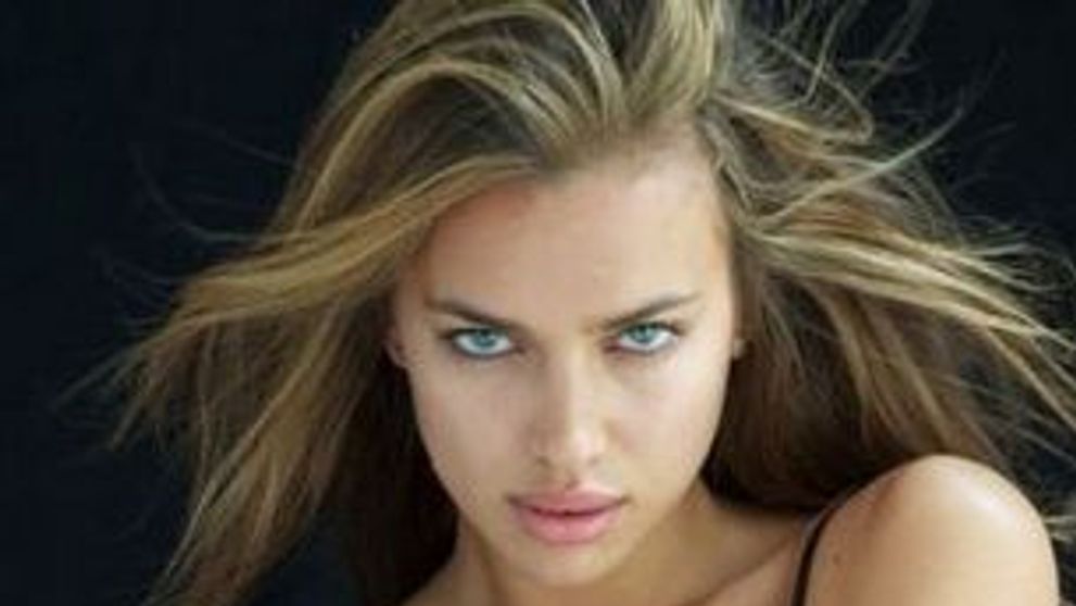 Irina Shayk, Sara Carbonero si Adriana Lima au fost cele mai SEXY femei din lume in 2010