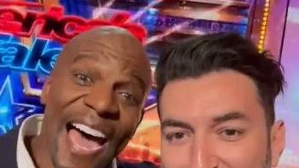 Smiley a ajuns pe scena America’s Got Talent! Simon Cowell a avut un rol esențial