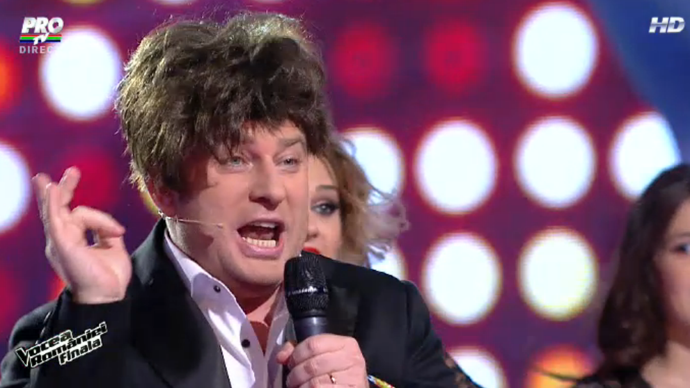 Face cum face si tot la muzica se intoarce. Pavel Bartos, superstar la Vocea Romaniei. Publicul l-a auzit cantand LIVE in marea finala
