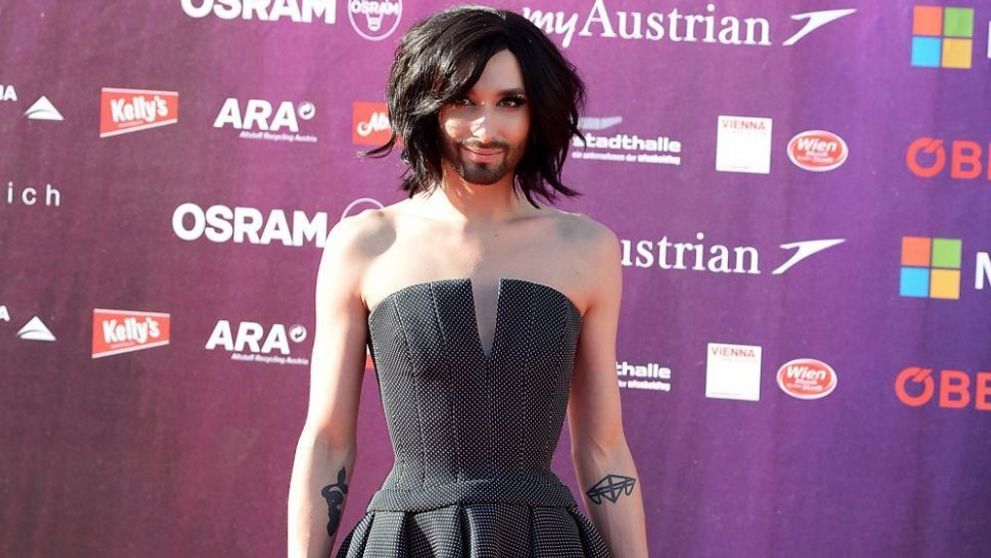 Imaginea care nu a putut trece neobservata. Conchita Wurst, fara sutien, pe retelele de socializare