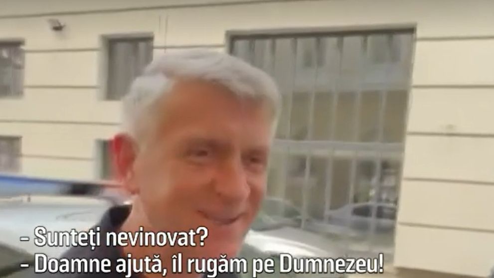 Ce au găsit anchetatorii în casa lui Cristian Pomohaci. Fostul preot este cercetat pentru agresiune asupra unui minor