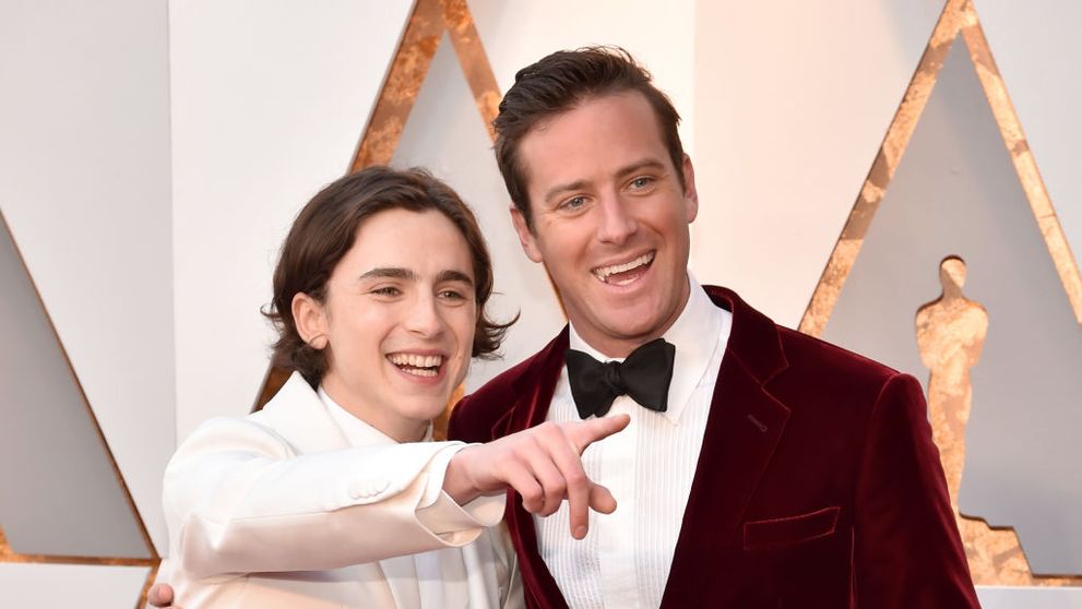 A primit cadou de la mama lui o… vasectomie! Alungat de la Hollywood după acuzații de agresiune și canibalism, Armie Hammer revine timid în showbiz