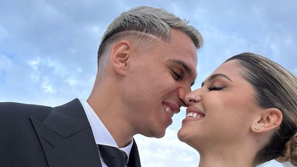 Irina Deaconescu și fotbalistul Cristian Manea s-au căsătorit. Nunta a avut loc la malul mării, iar mireasa a fost superbă