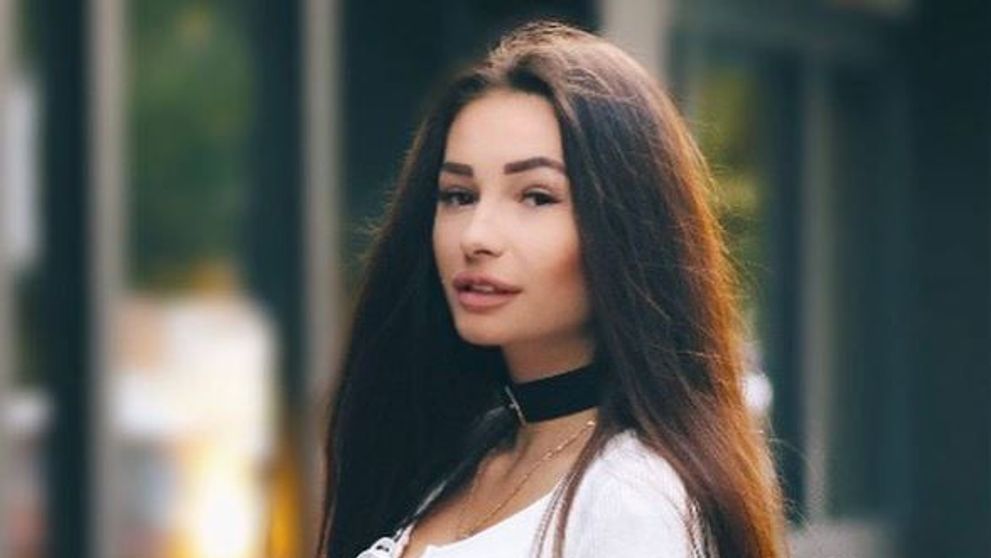 A sarit de la etajul 6, pentru a evada din mainile unui afacerist de succes. Ce s-a intamplat cu tanara