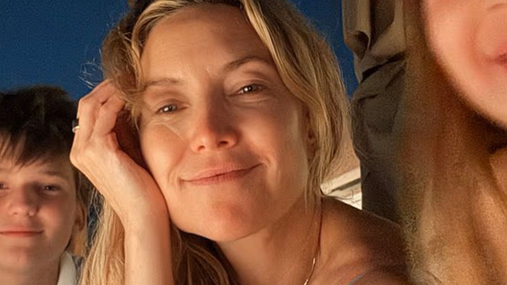 Kate Hudson, vacanță pe o insulă din Grecia frecventată de mulți români. Cum arată actrița la plajă, la 47 de ani