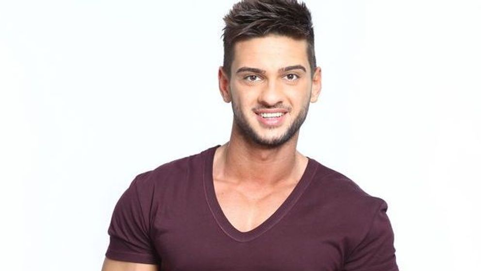 Dorian Popa a implinit 26 de ani. Fanilor nu le-a venit sa creada cand au vazut cum s-a fotografiat artistul de ziua lui