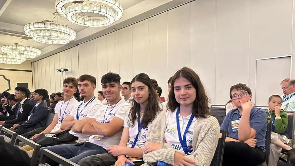 Elevii Colegiului Național “Sfântul Sava” din București, premiați în Los Angeles pentru proiectul “Aquila”