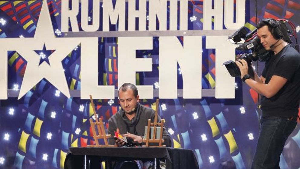 A transformat pictura intr-un adevarat spectacol. Vezi ce minunatie a reusit sa picteze in numai cateva secunde: VIDEO