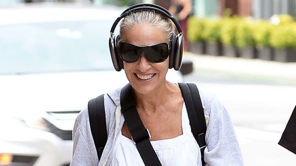 Sarah Jessica Parker, look natural cu părul încărunțit și fără machiaj