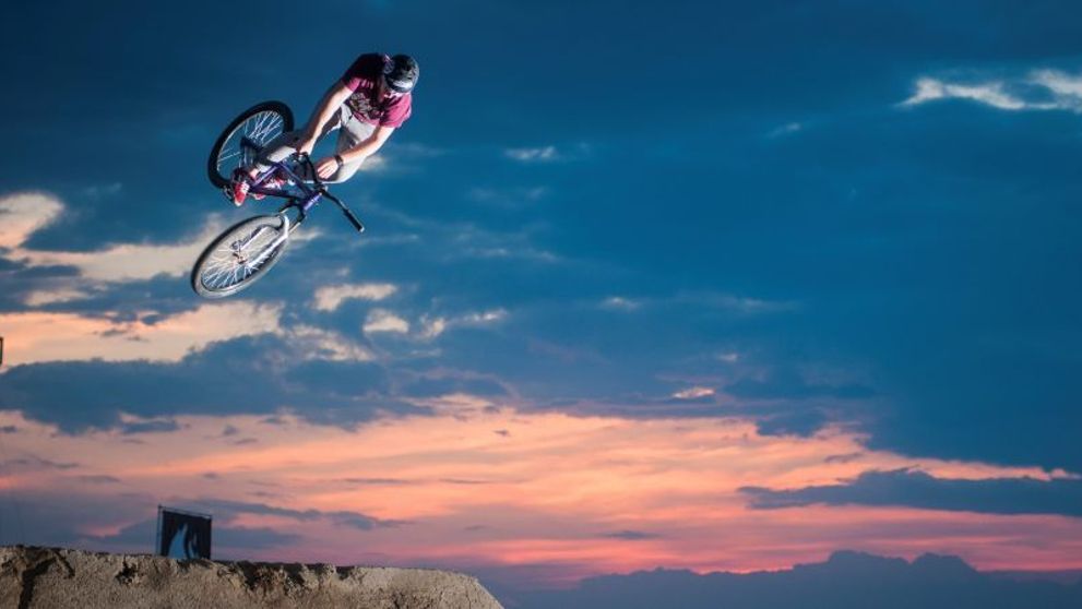 (P) Sporturile extreme cuceresc castelul Bannfy! Figuri incredibile la Electric Castle! VIDEO