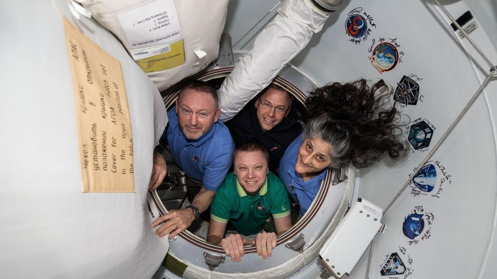 Probleme de sănătate confruntă astronauții NASA, care au fost “captivi” în spațiu 9 luni: ce se întâmplă cu creierul, mușchii și pielea lor