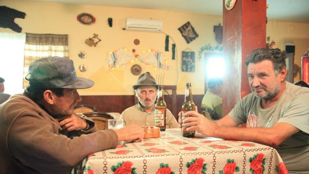 Episodul pilot din “Las Fierbinti” este exclusiv pe Voyo.ro