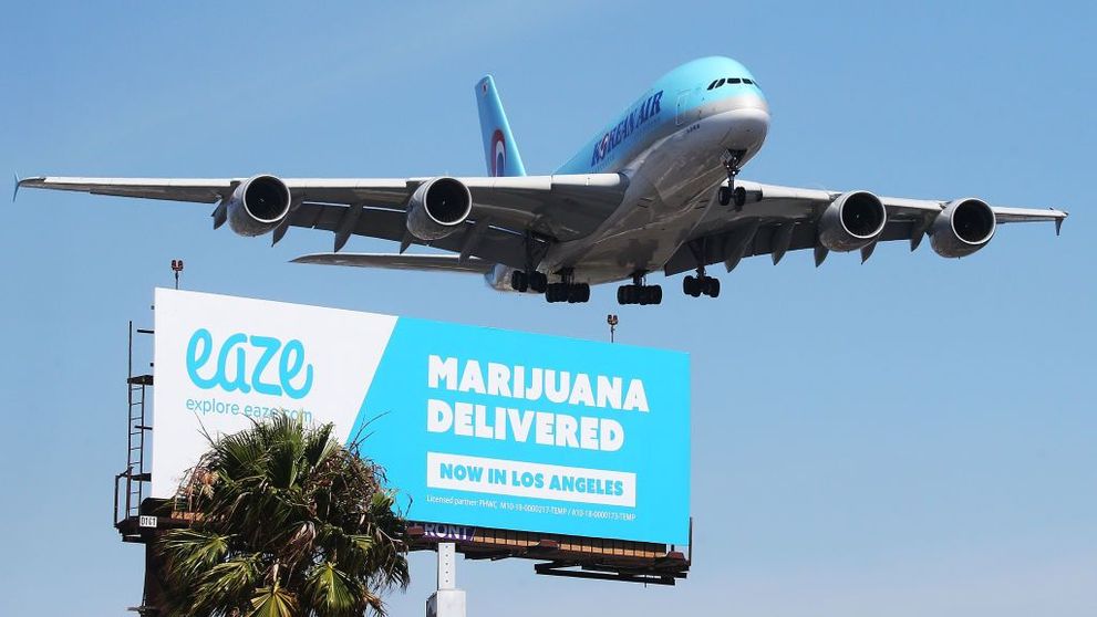 Regula ciudată de pe aeroportul din Los Angeles de care nu știa nimeni: ai voie cu marijuana