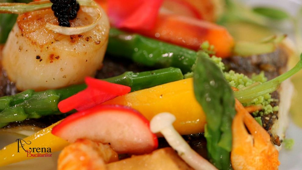 File de dorada cu fructe de mare si mix de ciuperci cu caviar de aceto balsamico