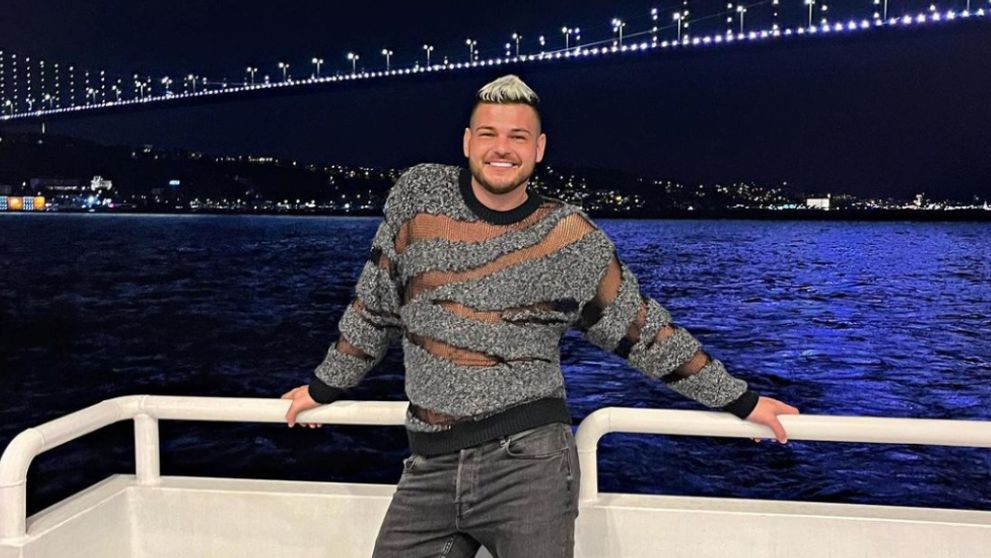 Răzvan Botezatu speră să fie cerut în căsătorie cât mai curând. Acesta vrea să facă nuntă cu iubitul său: „Urmează ceva inedit”