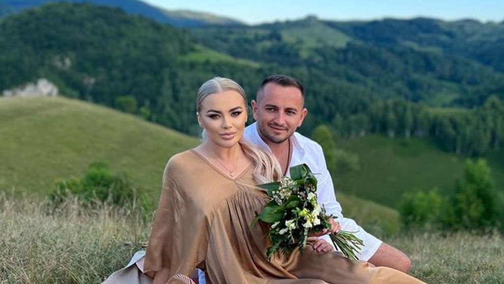 Carmen de la Sălciua a amânat nunta cu Marian Corcheș. Ce explicație a oferit artista