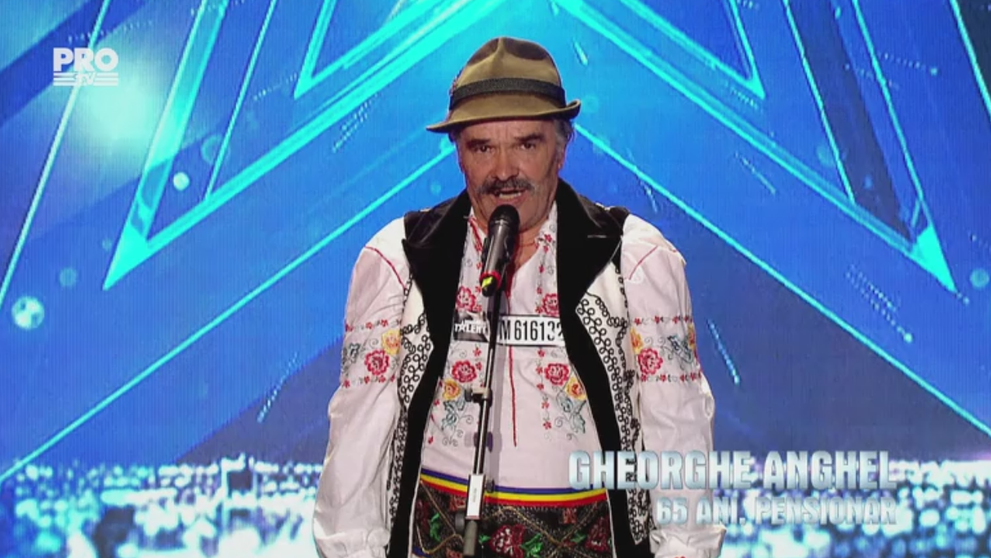 S-a imbracat in costum popular si a adus jungla pe scena.Membrii juriului n-au avut de ales si au inceput sa cante cu el