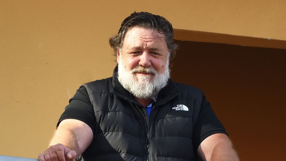 Russell Crowe nu mai arată așa! Starul din „Gladiatorul” și-a ras barba după 5 ani și a postat pe net o imagine cu noul look