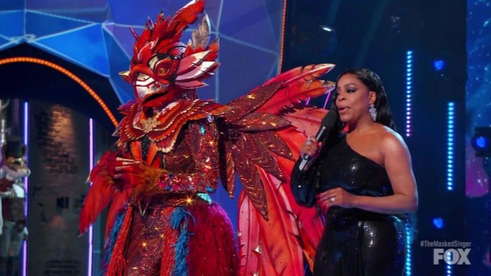 Dezvăluire uluitoare la The Masked Singer SUA. Cine se află în spatele măștii Pasărea Pheonix